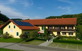 Gaestehaus Strini